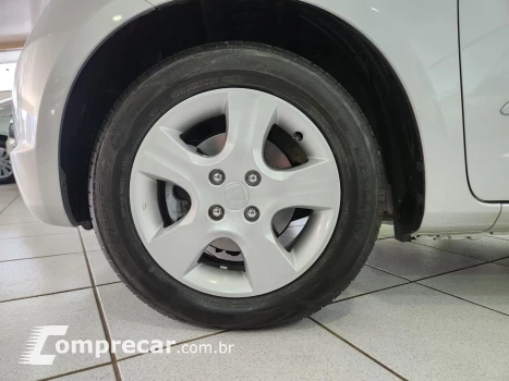 Fit 1.4 16V 4P LX FLEX
