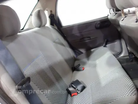 CLASSIC - 1.0 MPFI VHCE 8V 4P MANUAL