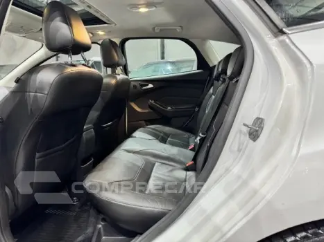FOCUS HATCH - 2.0 TITANIUM 16V 4P POWERSHIFT