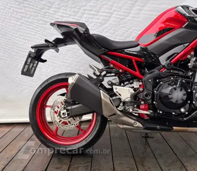 KAWASAKI Z900