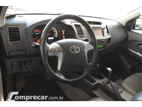 Toyota HILUX - 3.0 SRV 4X4 CD 16V TURBO INTERCOOLER 4P AUTOMÁTICO 4 portas