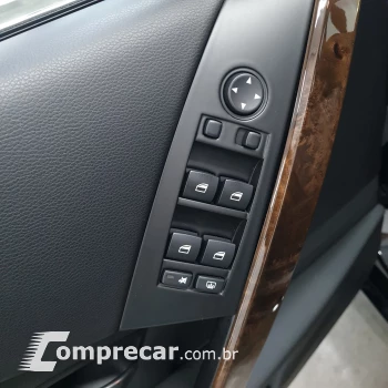 545I 4.4 Sedan V8 32V