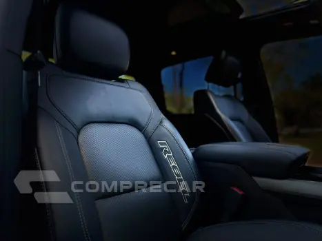 RAM 5.7 V8 1500 Rebel CD 4X4