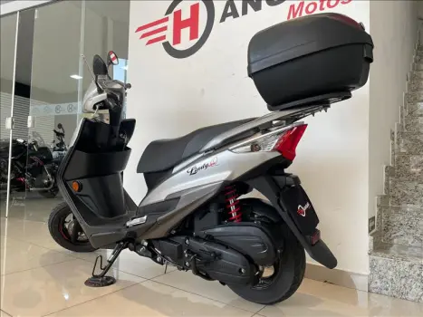 LINDY 125