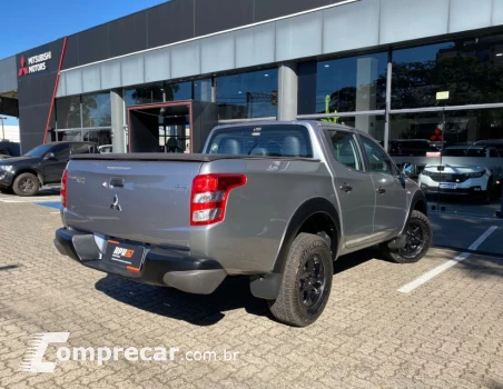 L200 TRITON 2.4 16V Turbo Outdoor GLS CD 4X4
