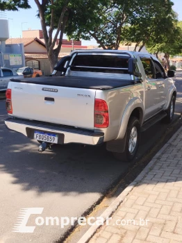 Toyota HILUX 2.7 SR 4X2 CD 16V 4 portas