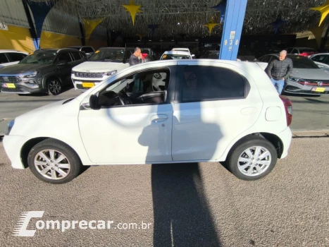 Toyota ETIOS X Plus 1.5 Flex 16V 5p Aut. 4 portas