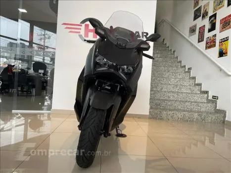 XMAX 300 CONNECTED ABS