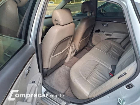 AZERA 3.3 MPFI GLS Sedan V6 24V