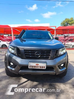 NISSAN Frontier 2.3 16V LE 4X4 CABINE DUPLA BI-TURBO DIESEL AUTOMÁT 4 portas