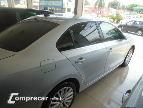 Volkswagen JETTA 2.0 TSI Highline 200cv 4 portas