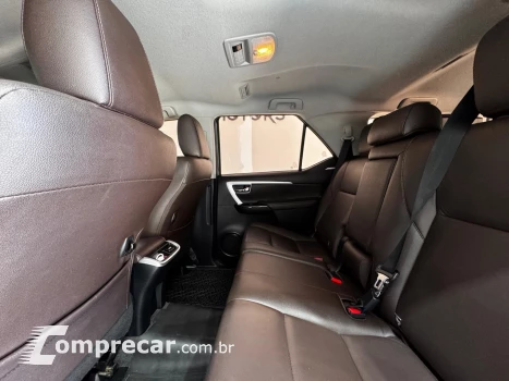 HILUX SW4 2.7 SRV 7 LUGARES 4X2 16V FLEX 4P AUTOMÁTICO