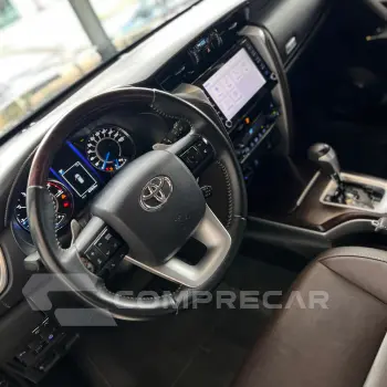 HILUX SW4 2.8 SRX 4X4 7 Lugares 16V Turbo Intercooler