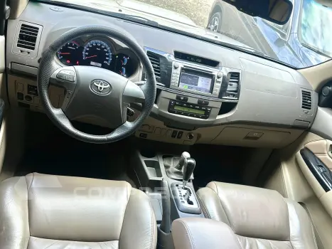 HILUX SW4 3.0 SRV 4X4 16V TURBO INTERCOOLER DIESEL 4P AUTOMÁ