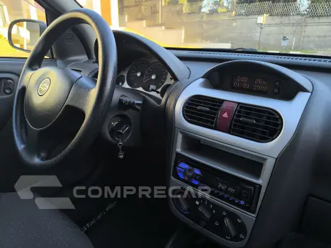 CORSA 1.4 MPFI Premium Sedan 8V