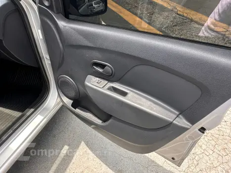 LOGAN 1.0 12V SCE Life