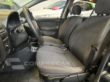 ASTRA 2.0 MPFI Advantage Sedan 8V