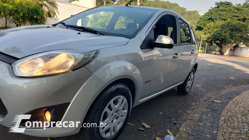 FIESTA 1.6 MPI Class Hatch 8V