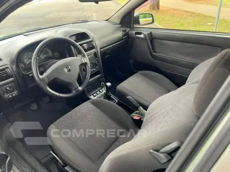 ASTRA HATCH - 2.0 MPFI ADVANTAGE 8V 2P MANUAL