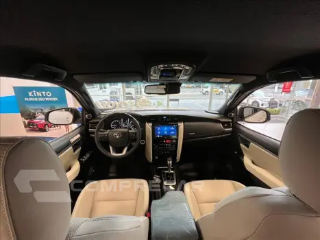 HILUX SW4 2.8 D-4d Turbo Diamond 7L