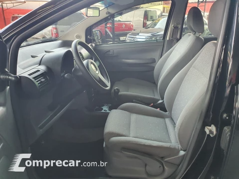 Volkswagen FOX 1.6 MI 8V 4 portas