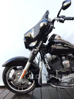 HARLEY-DAVIDSON STREET GLIDE