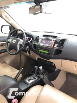 Toyota HILUX SW4 3.0 SRV 4X4 7 Lugares 16V Turbo Intercooler 4 portas