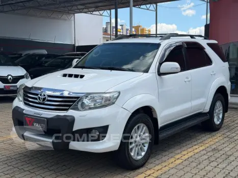 HILUX SW4 - 3.0 SRV 4X4 7 LUGARES 16V TURBO INTERCOOLER 4P A