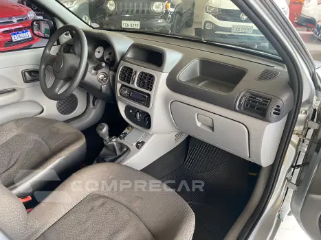 CLIO 1.0 Authentique 8V