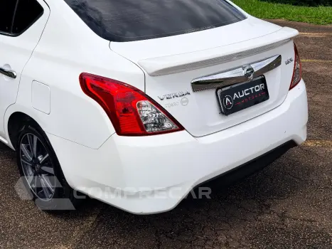 VERSA SL 1.6 16V FlexStart 4p Aut.