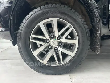 Hilux CD SRX 4x4 2.8 TDI 16V Diesel Aut.