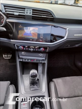 Q3 2.0 40 TFSI Performance Black Quattro