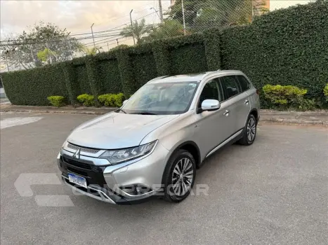 OUTLANDER 3.0 Mivec V6 Hpe-s AWD