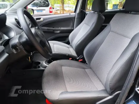 VOYAGE - 1.6 MI 8V 4P MANUAL