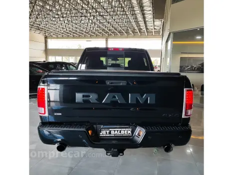 CLASSIC 5.7 V8 GASOLINA LARAMIE NIGHT EDITION CD 4X4 AUTOMÁT