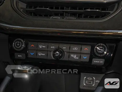 COMMANDER 1.3 T270 Turbo Limited