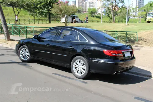 AZERA 3.3 MPFI GLS Sedan V6 24V