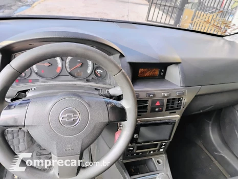 VECTRA 2.0 MPFI Expression 8V