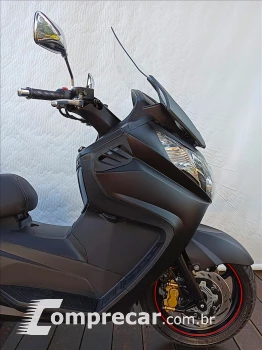 MAXSYM 400I