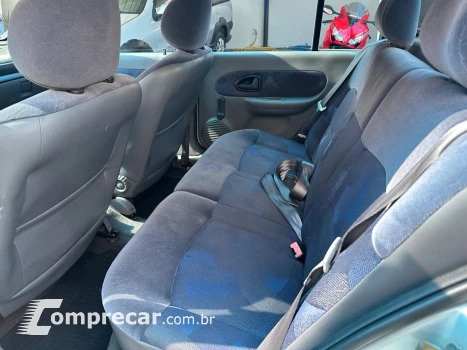 Clio Sedan 1.0 16V 4P RT