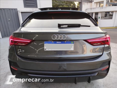 Q3 2.0 40 TFSI Performance Black Quattro