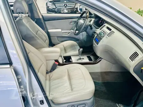 AZERA 3.3 MPFI GLS Sedan V6 24V