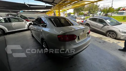 Jetta 2.0 4P FLEX AUTOMÁTICO