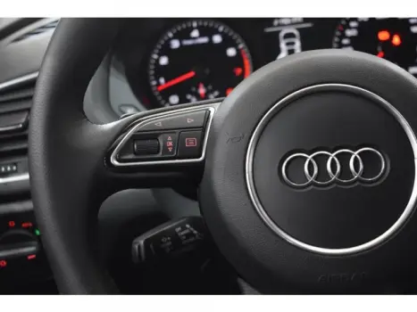 Q3 - 2.0 TFSI AMBITION QUATTRO 4P S TRONIC