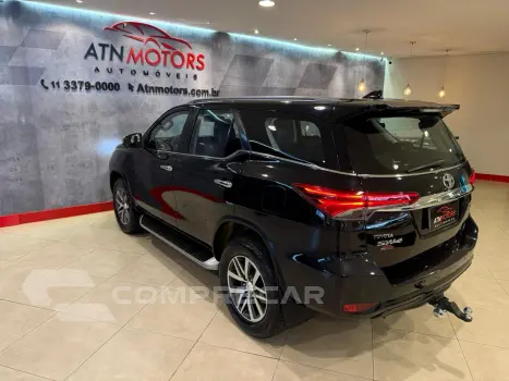 Hilux SW4 2.8 16V 4P SRX PLATINUM 4X4 7 LUGARES TURBO DIESEL