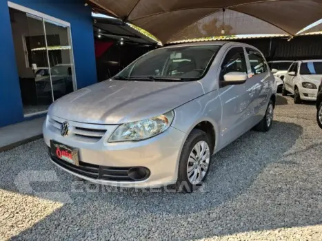 Volkswagen GOL - 1.0 MI 8V 4P MANUAL G.V 4 portas