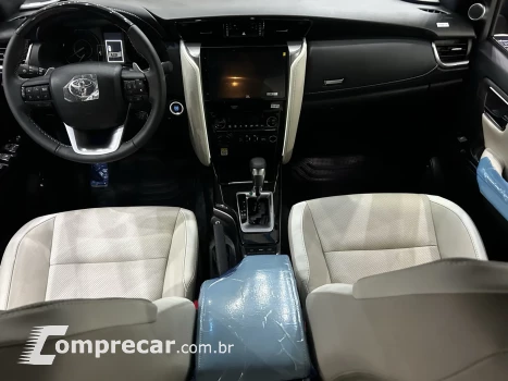 HILUX SW4 2.8 D-4D TURBO DIAMOND 7L 4X4 AUTOMÁTICO
