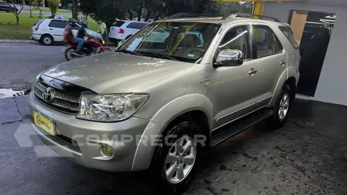 Hilux SW4 2.7 16V 4P SR AUTOMÁTICO