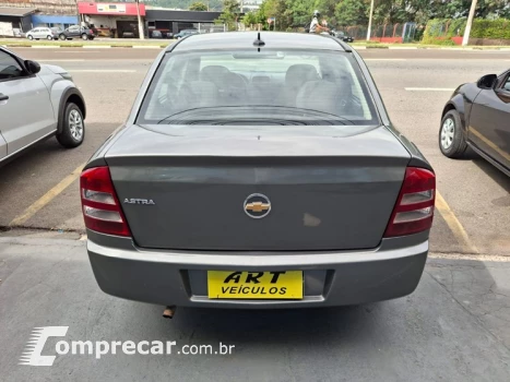 ASTRA 1.8 MPFI Comfort Sedan 8V