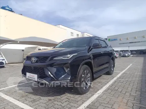 HILUX SW4 2.8 D-4D TURBO DIESEL SRX PLATINUM 7L 4